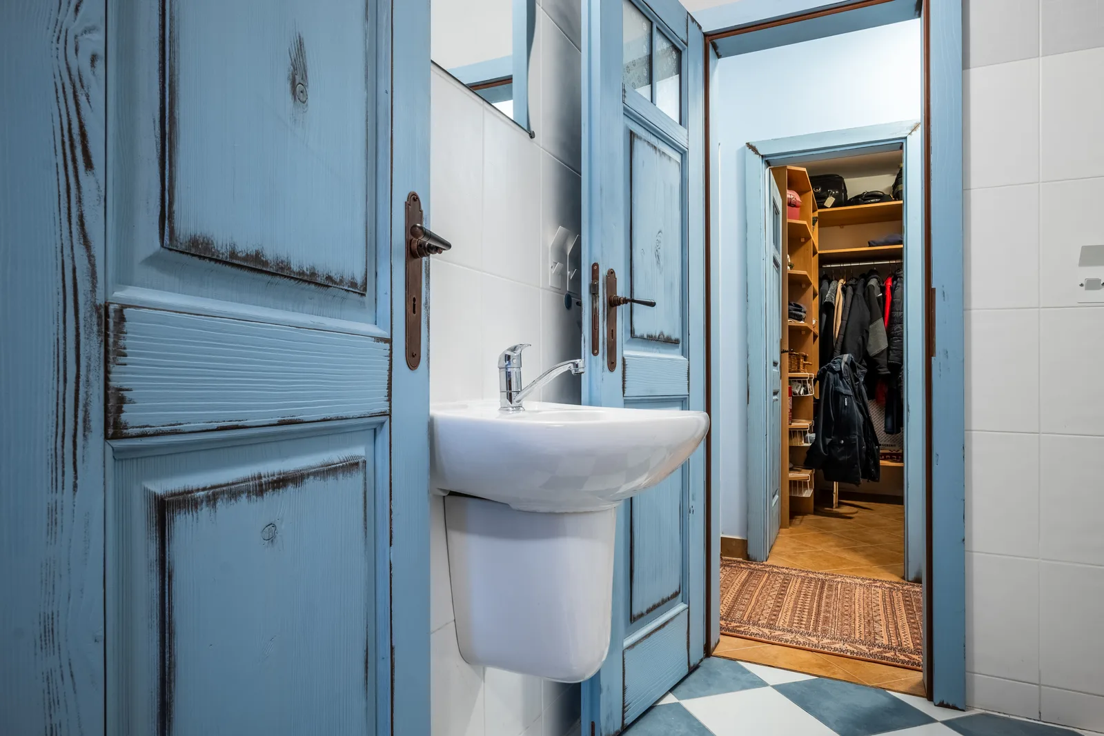 Hostinská koupelna - druhý úhel